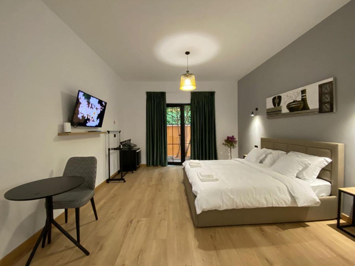 Jasmine Hotell Tiranë